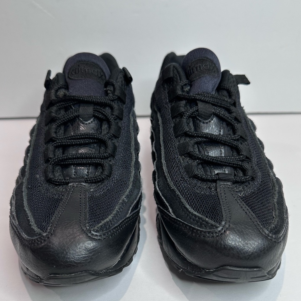 Nike Air Max 95 Black Athletic Shoes - Picture 3 of 6